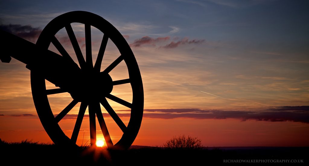 Richard Walker_Sunset Wagon Wheel_YkFgR2df